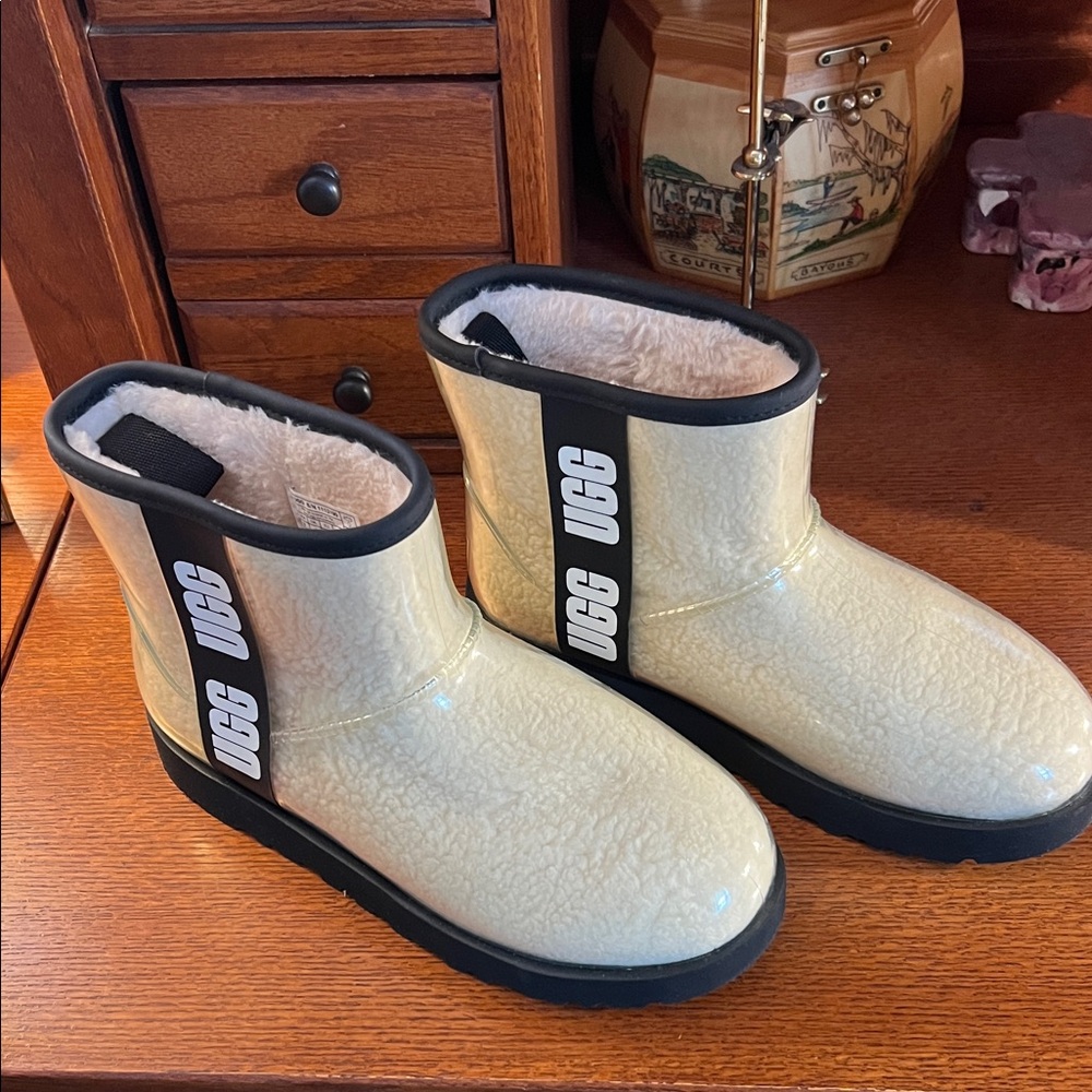 UGG Women's Shiny Cream Ankle Boots